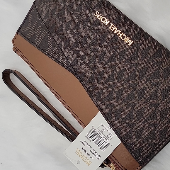 MICHAEL KORS Jet Set Medium Logo Crossover Wristlet - Picture 7 of 8